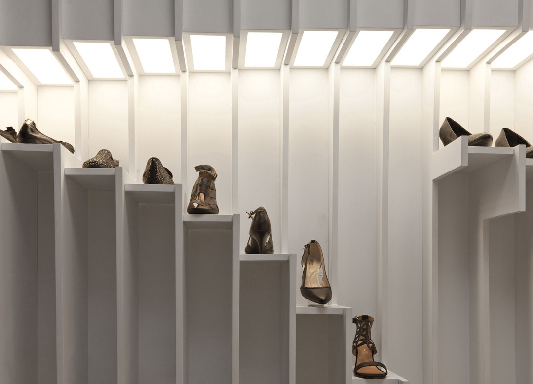 行走的艺术鞋店-善禾建材铝方通