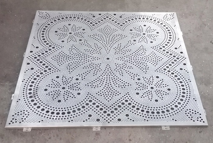 冲孔铝单板幕墙对于铝单板厂家加工工艺要求非常精细