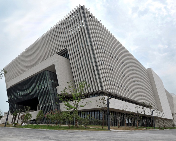 铝单板厂家需以前瞻性的视野布局市场