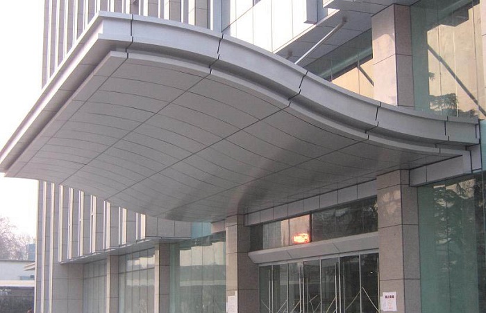 双曲铝单板价格贵有它的理由，主要是因为双曲铝单板的加工难度决定的-善禾建材 厂家定制