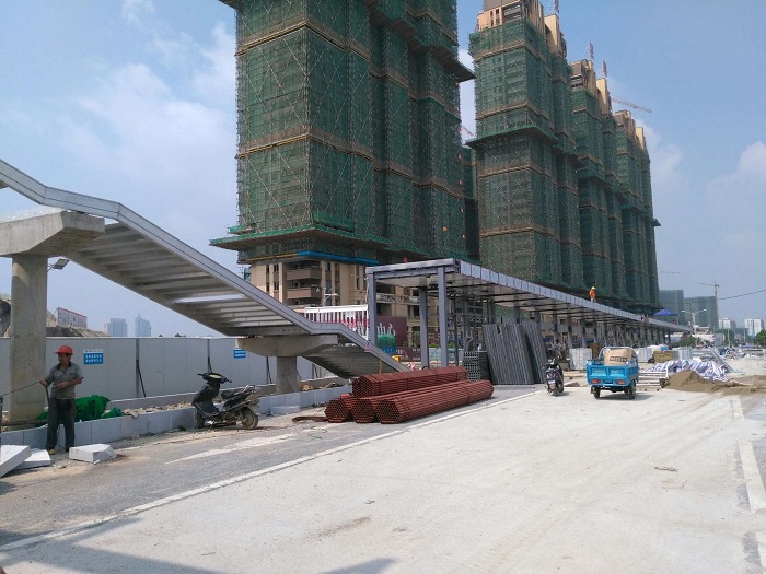 BRT雨棚铝单板现场施工图3 BRT雨棚铝单板现场施工图3