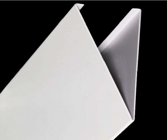 铝方通吊顶_V型铝方通的吊顶特点